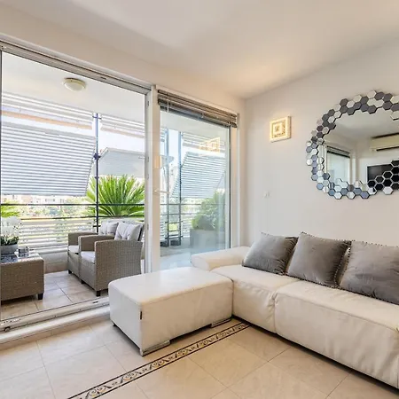 Apartmán Luxury B&r ***
